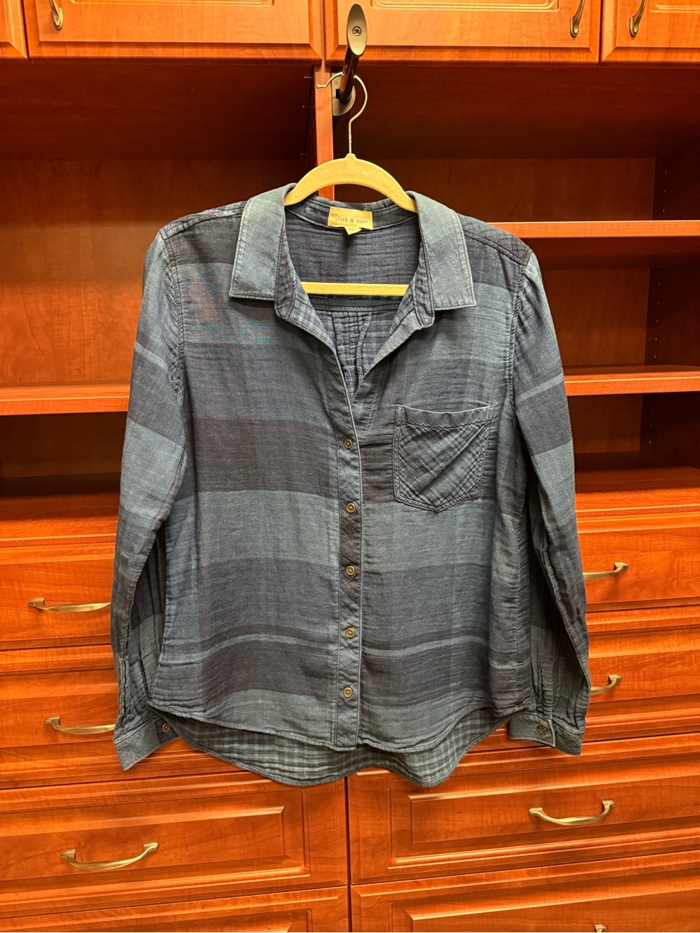 Like New Cloth & Stone Blue Plaid Lightweight Longsleeve Top